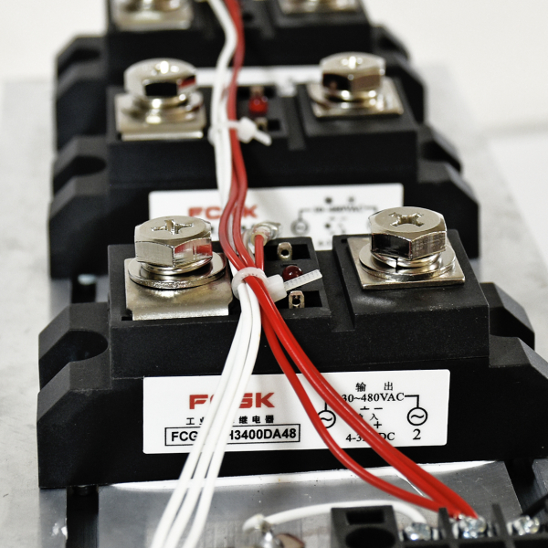 Фото - SSR модуль 3фази FCGT1*3-H3400DA48 (400A 380V) DC-AC