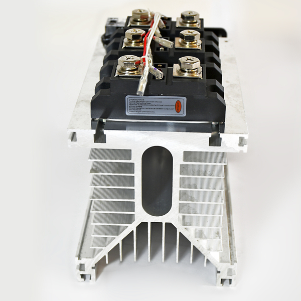 Фото - SSR модуль 3фази FCGT1*3-H2200DA48 (200A 380V) DC-AC