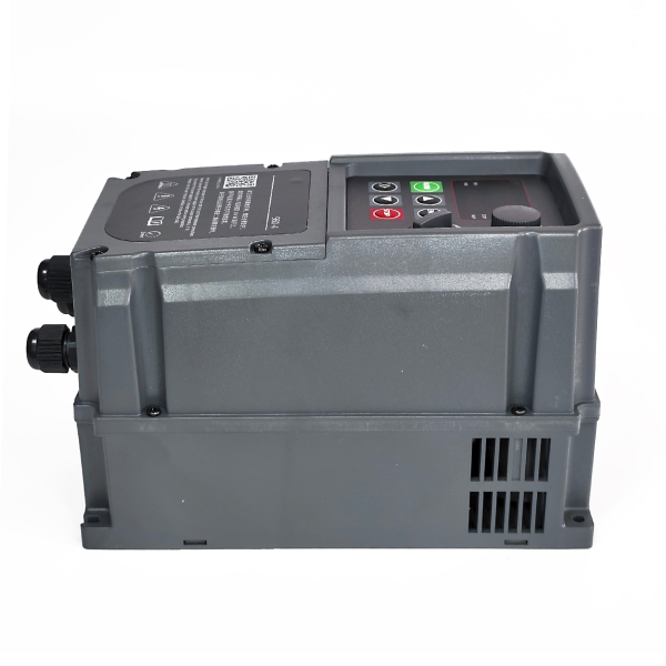 Фото - Частотний перетворювач 380В 3фази векторний 2.2KW M-Driver 980 з класом захисту IP66