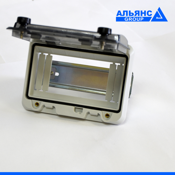 Фото - Вікно прозоре IP67 для щитків/боксів на 6 модулів