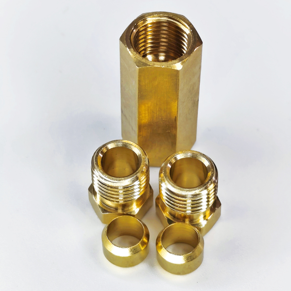 Фото - Соединение латунное СМ 6-6