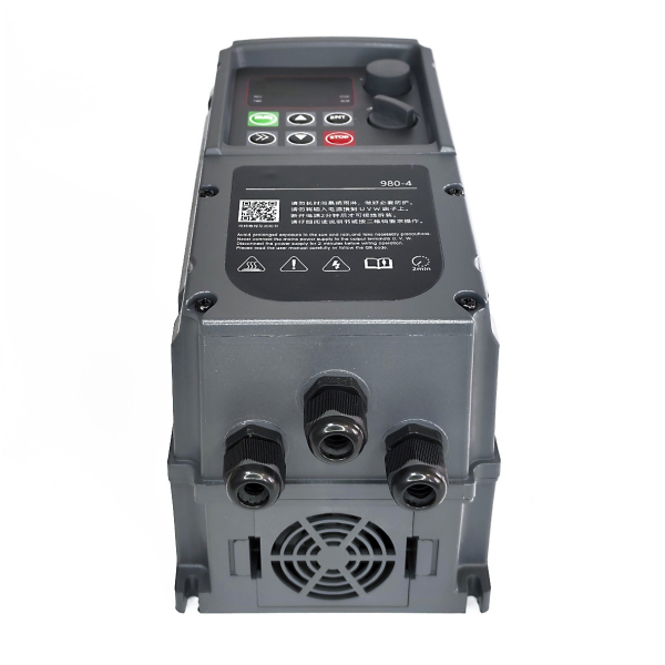Фото - Частотний перетворювач з 220В 1фаза на 220В 3фази (1/3фаза) векторний 2.2KW M-Driver 980 з класом захисту IP66
