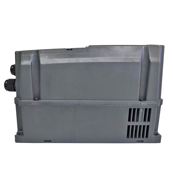 Фото - Частотний перетворювач з 220В 1фаза на 220В 3фази (1/3фаза) векторний 2.2KW M-Driver 980 з класом захисту IP66