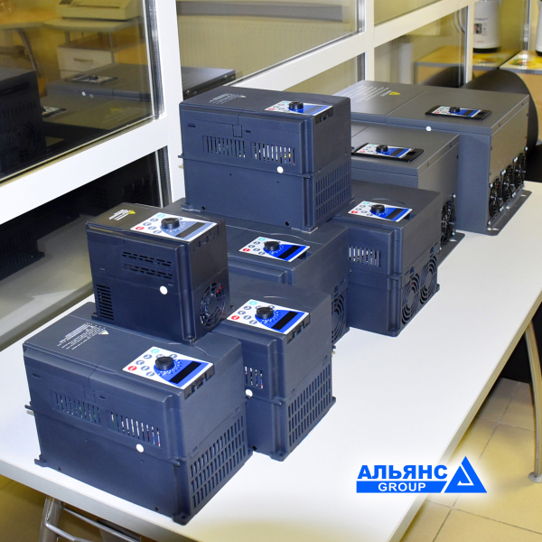 Фото - Частотний перетворювач FE550 з 220В 1фаза на 220В 3фази векторний 3KW